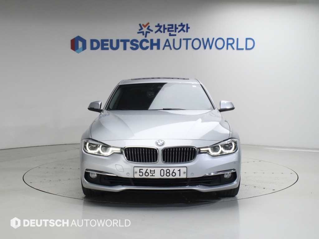 BMW 3시리즈 3시리즈 (F30) 320i 럭셔리 이미지 3