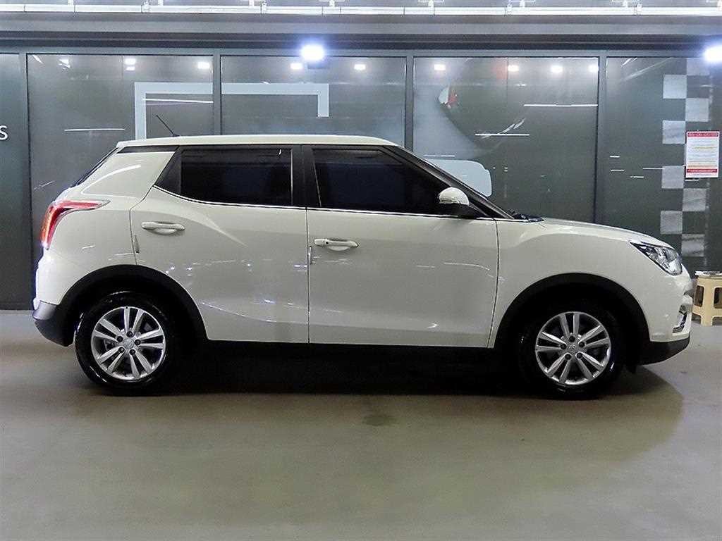 KG모빌리티(쌍용) 티볼리 티볼리 아머 2WD 가솔린 VX 이미지 3