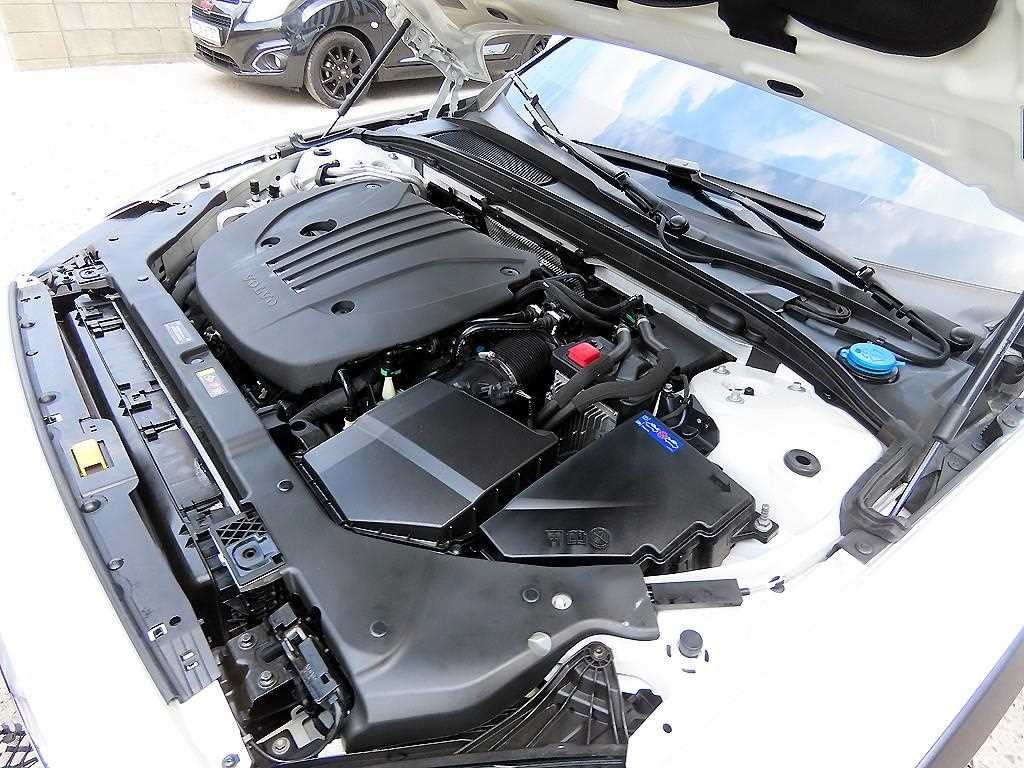 볼보 V60 V60 크로스 컨트리 2세대 2.0 B5 프로 AWD 이미지 19