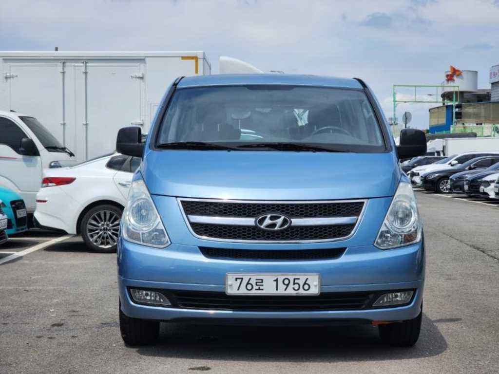 현대 스타렉스 그랜드 스타렉스 12인승 왜건 CVX 럭셔리 이미지 3
