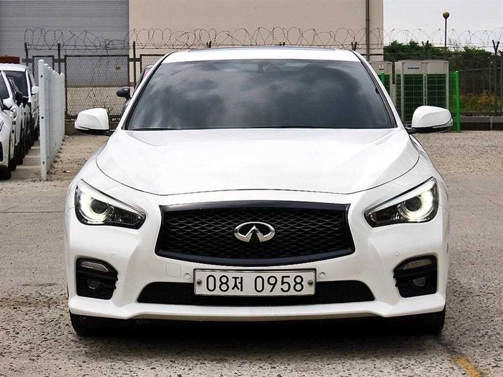 인피니티 Q Q50 3.5 하이브리드 에센스 이미지 1