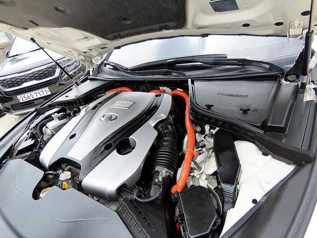 인피니티 Q Q50 3.5 하이브리드 에센스 이미지 18