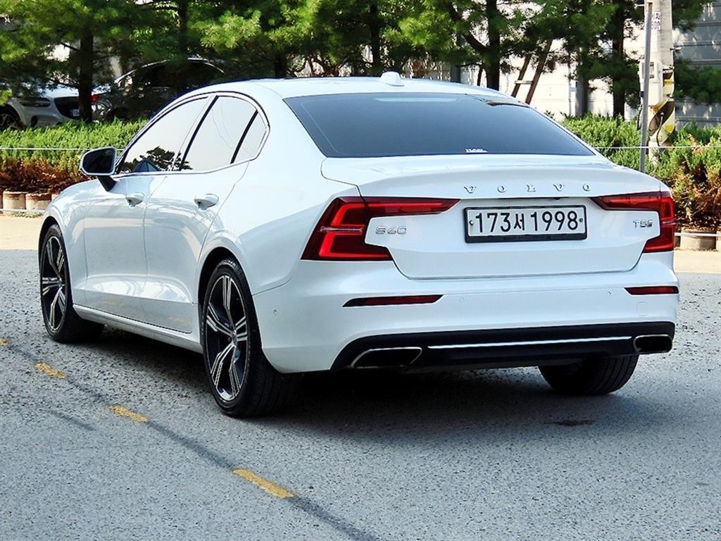 볼보 S60 S60(3세대) T5 인스크립션 이미지 3