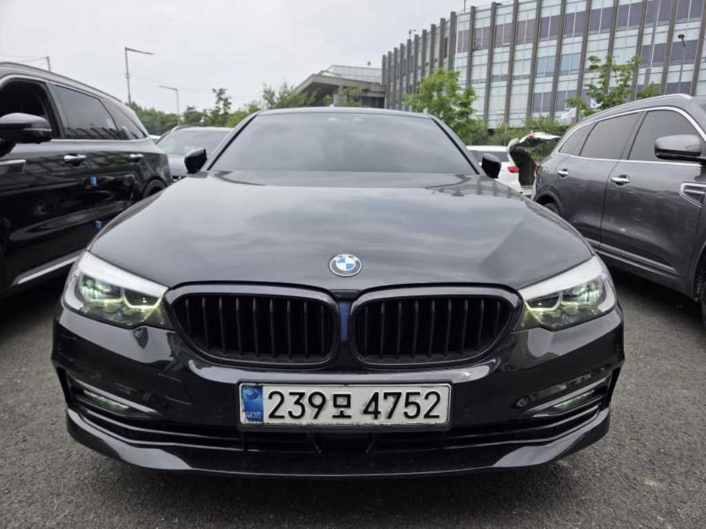 BMW 5시리즈 5시리즈 (G30) 520i 럭셔리 이미지 1