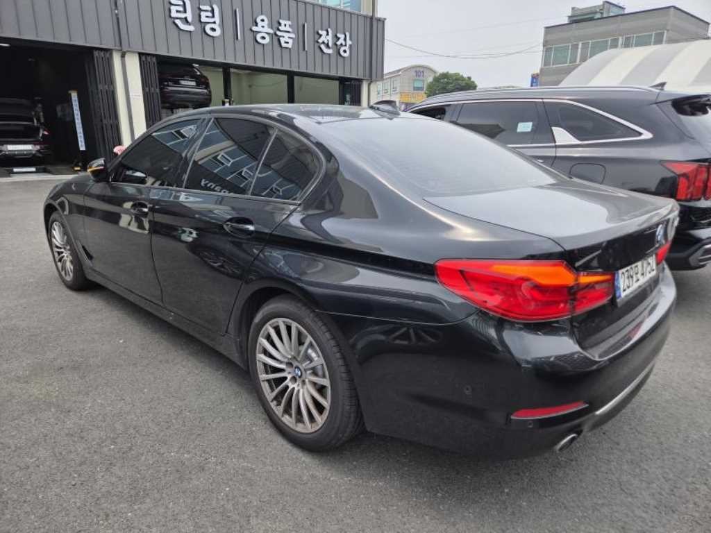 BMW 5시리즈 5시리즈 (G30) 520i 럭셔리 이미지 3