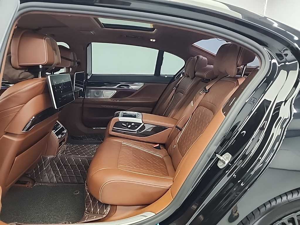BMW 7시리즈 7시리즈 (G11) M760Li xDrive 엑설런스 이미지 12