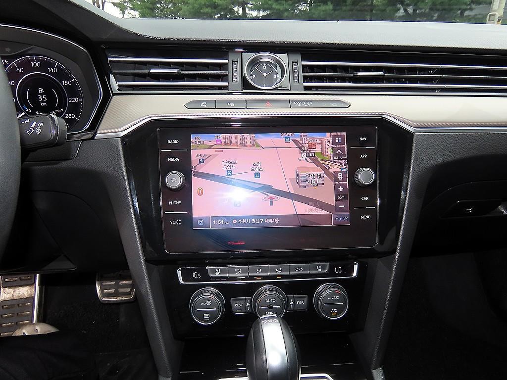 폭스바겐 아테온 2.0 TDI 엘레강스 프레스티지 이미지 12