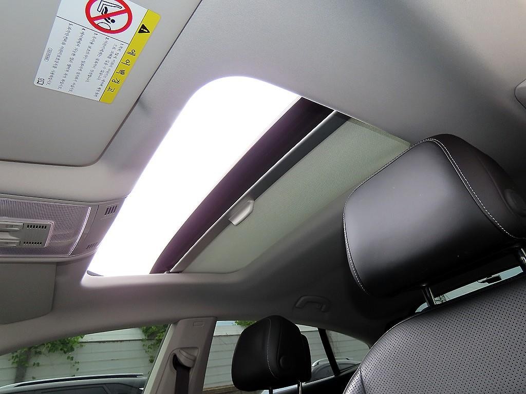 폭스바겐 아테온 2.0 TDI 엘레강스 프레스티지 이미지 17