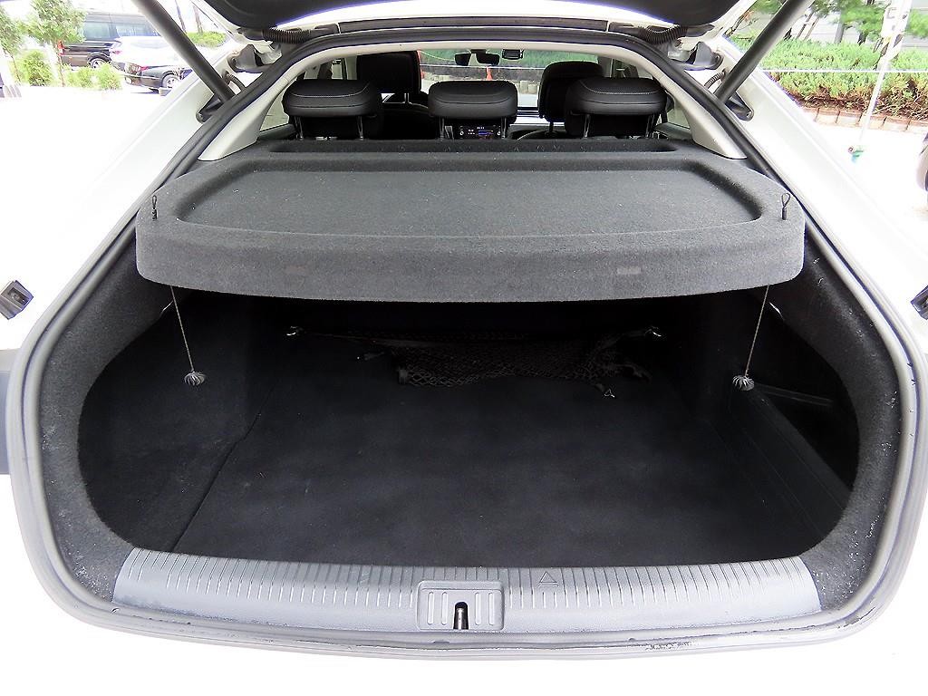 폭스바겐 아테온 2.0 TDI 엘레강스 프레스티지 이미지 18