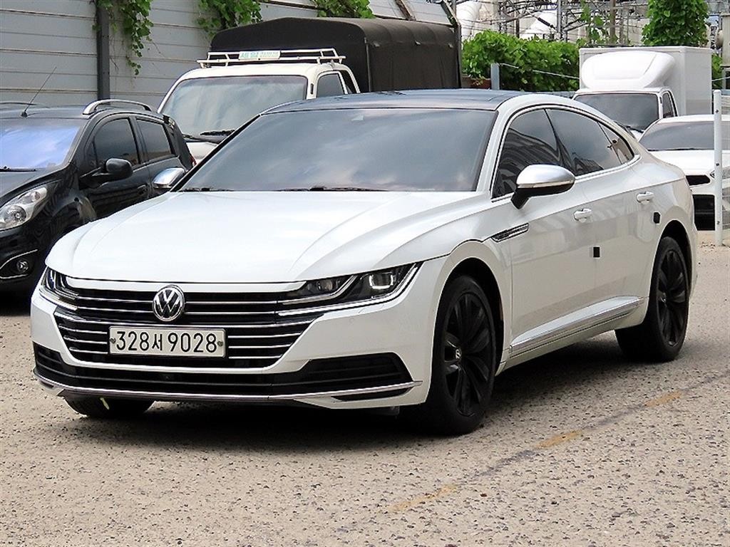 폭스바겐 아테온 2.0 TDI 엘레강스 프레스티지 이미지 2
