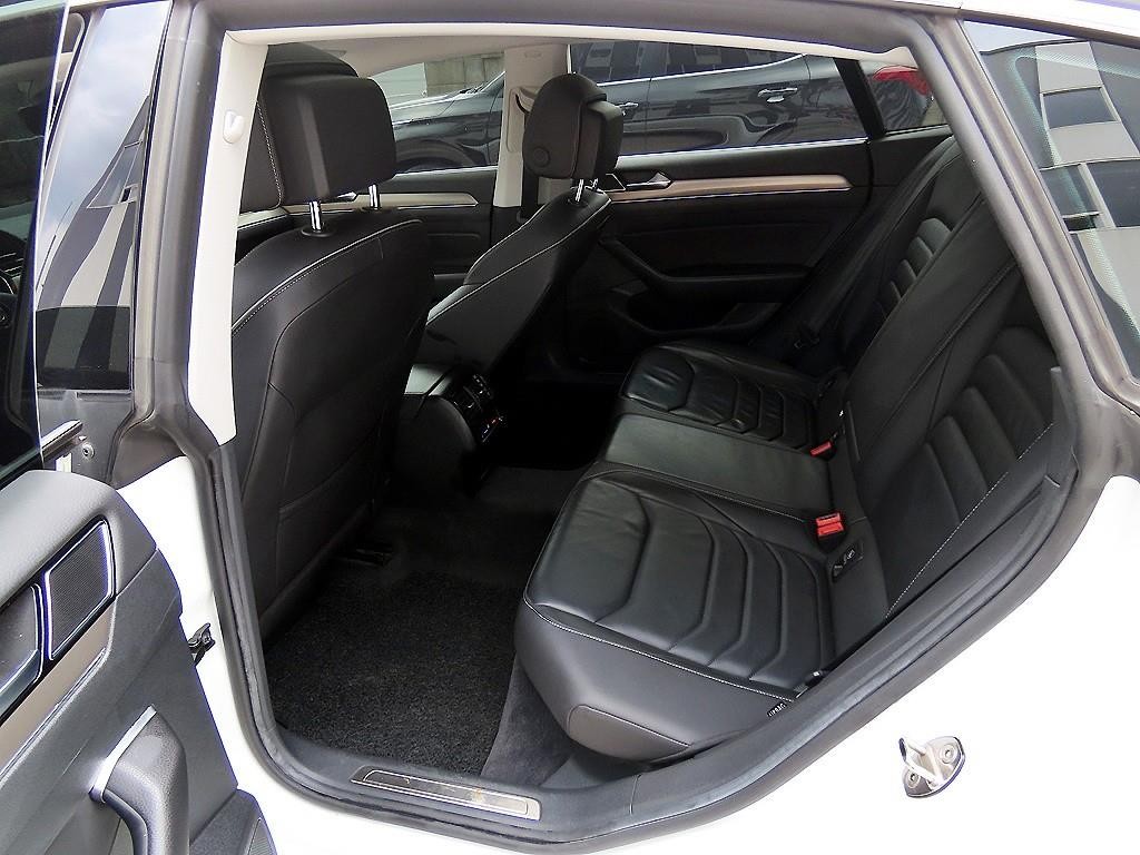 폭스바겐 아테온 2.0 TDI 엘레강스 프레스티지 이미지 6