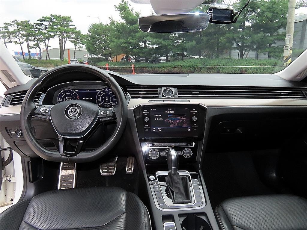 폭스바겐 아테온 2.0 TDI 엘레강스 프레스티지 이미지 7