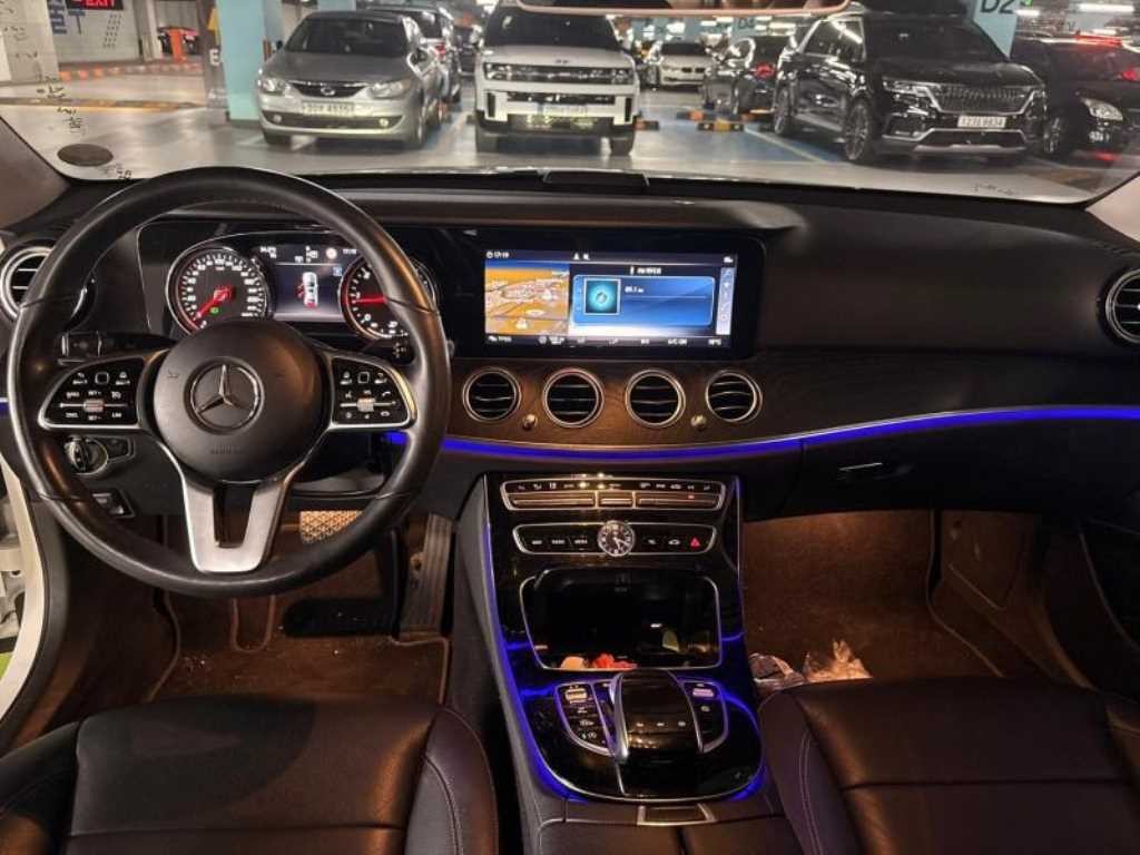 벤츠 E 클래스 E-클래스 W213 E220d 아방가르드 이미지 10