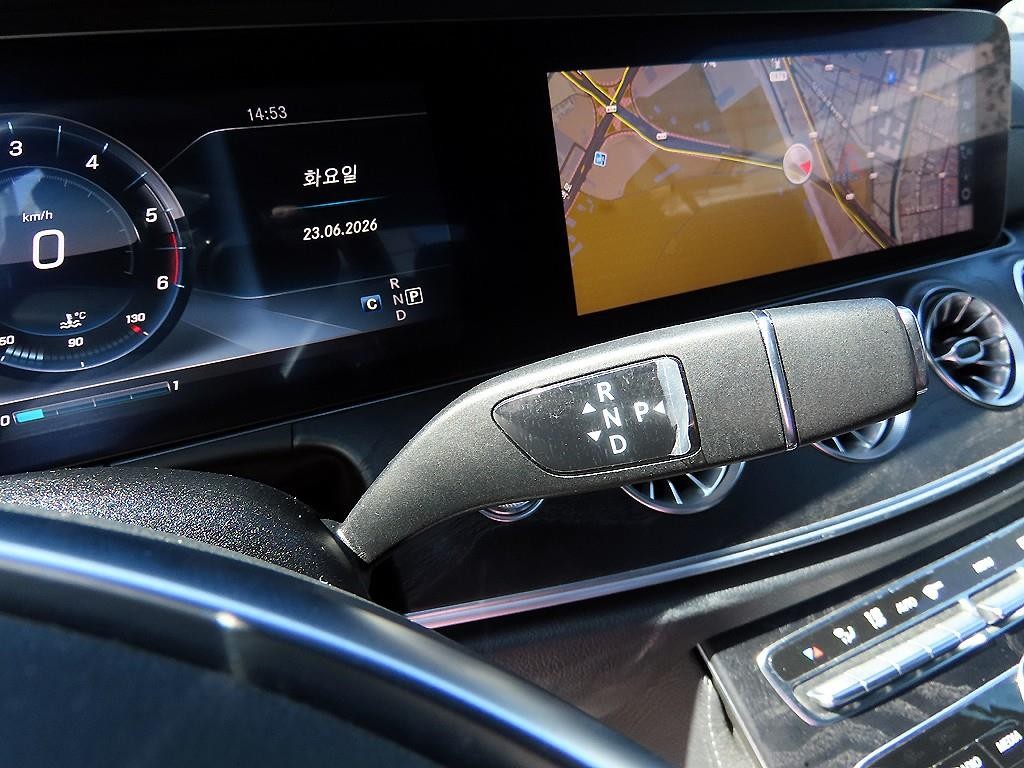 벤츠 E 클래스 E-클래스 W213 E220d 쿠페 이미지 11