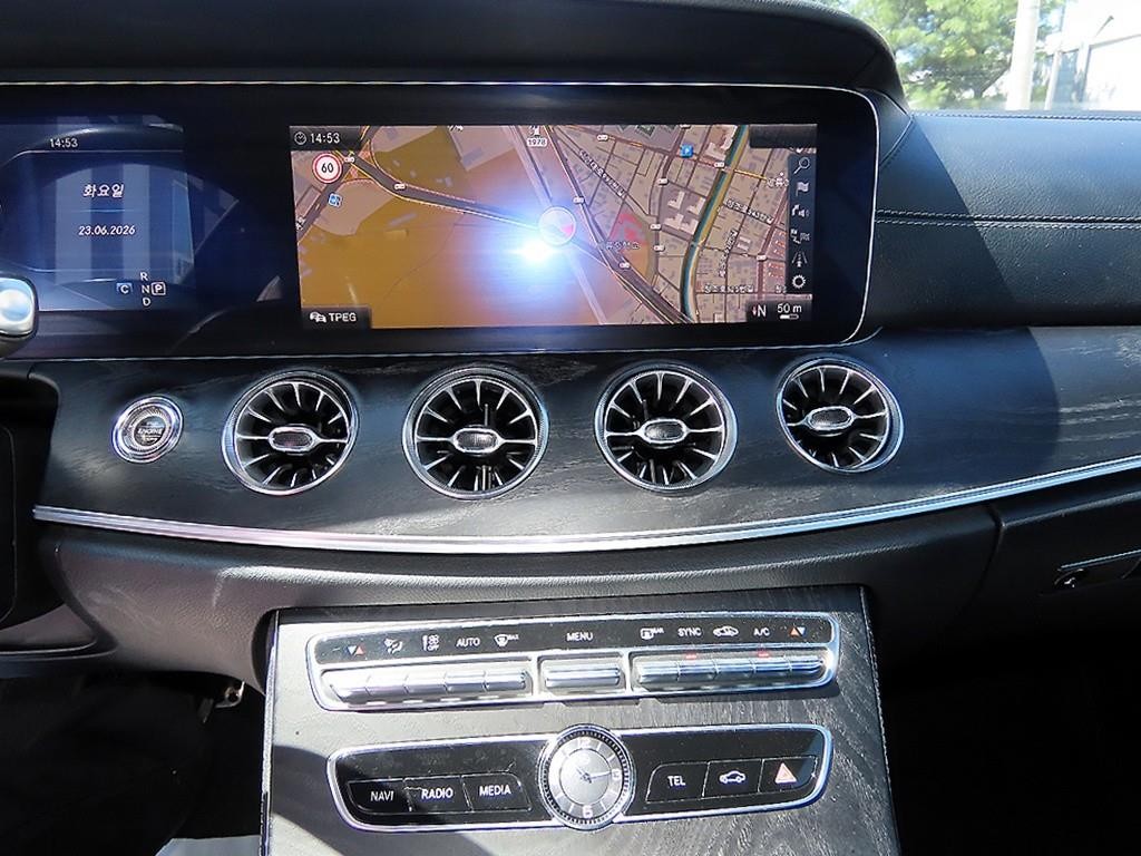 벤츠 E 클래스 E-클래스 W213 E220d 쿠페 이미지 15