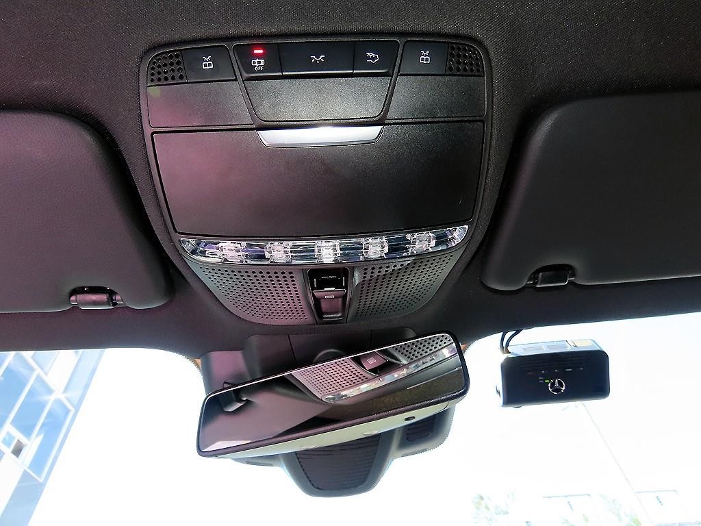 벤츠 E 클래스 E-클래스 W213 E220d 쿠페 이미지 17