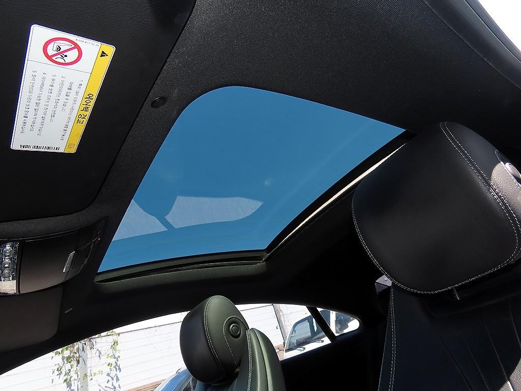 벤츠 E 클래스 E-클래스 W213 E220d 쿠페 이미지 18