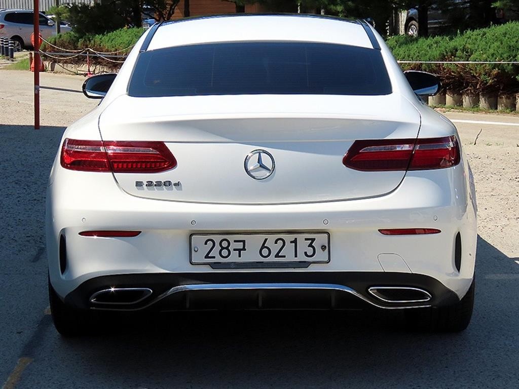 벤츠 E 클래스 E-클래스 W213 E220d 쿠페 이미지 4