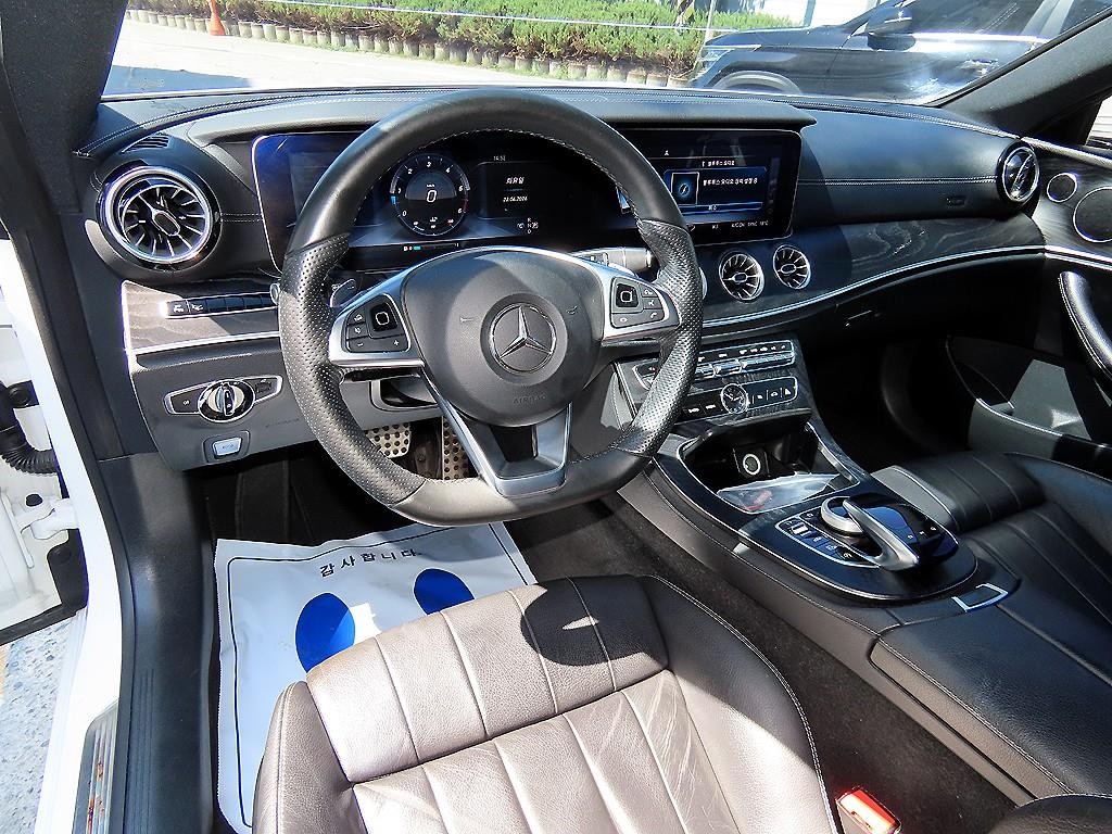 벤츠 E 클래스 E-클래스 W213 E220d 쿠페 이미지 7
