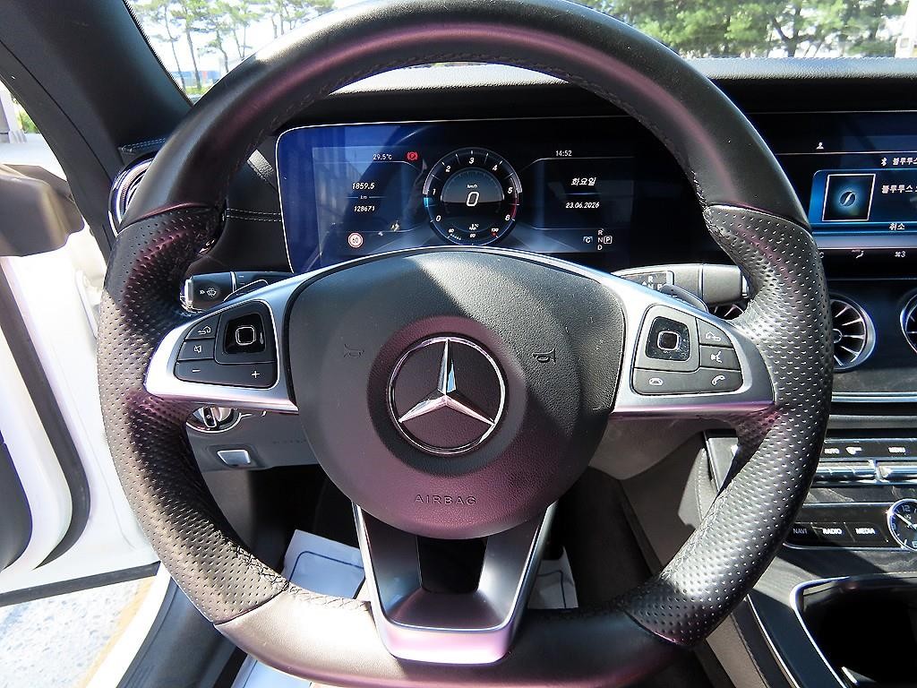 벤츠 E 클래스 E-클래스 W213 E220d 쿠페 이미지 8