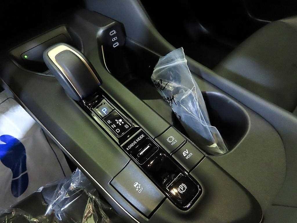 토요타 크라운 크라운 크로스오버 2.5 4WD 하이브리드 이미지 12