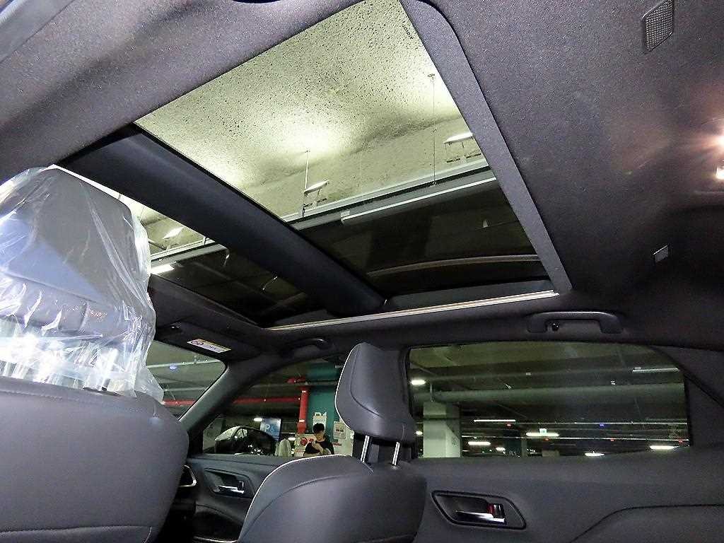 토요타 크라운 크라운 크로스오버 2.5 4WD 하이브리드 이미지 18