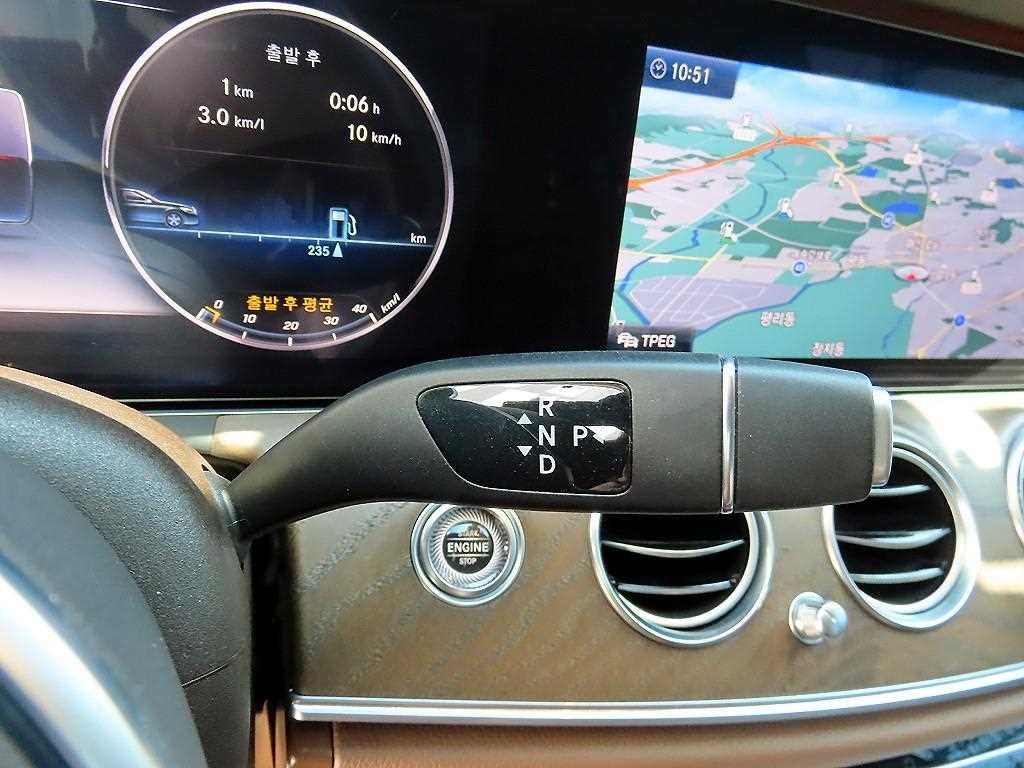 벤츠 E 클래스 E-클래스 W213 E300 4MATIC 익스클루시브 이미지 11