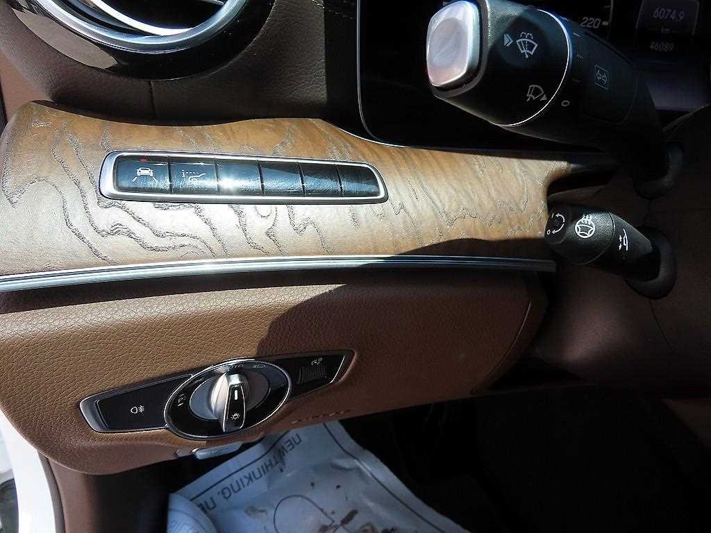 벤츠 E 클래스 E-클래스 W213 E300 4MATIC 익스클루시브 이미지 12