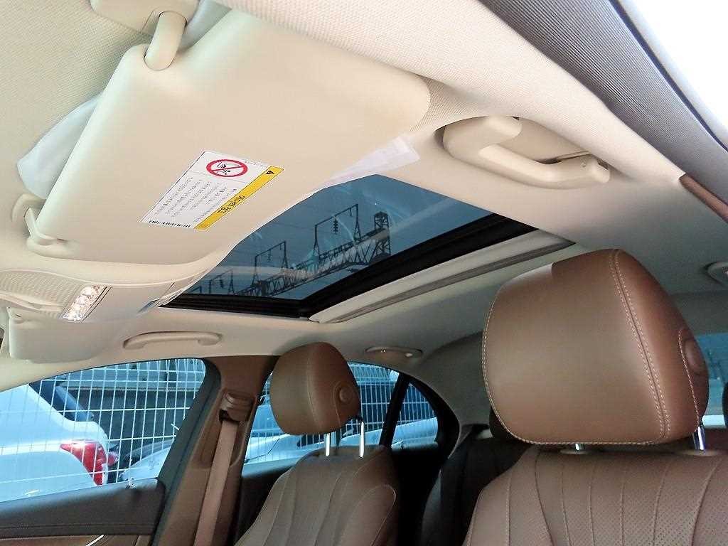 벤츠 E 클래스 E-클래스 W213 E300 4MATIC 익스클루시브 이미지 16