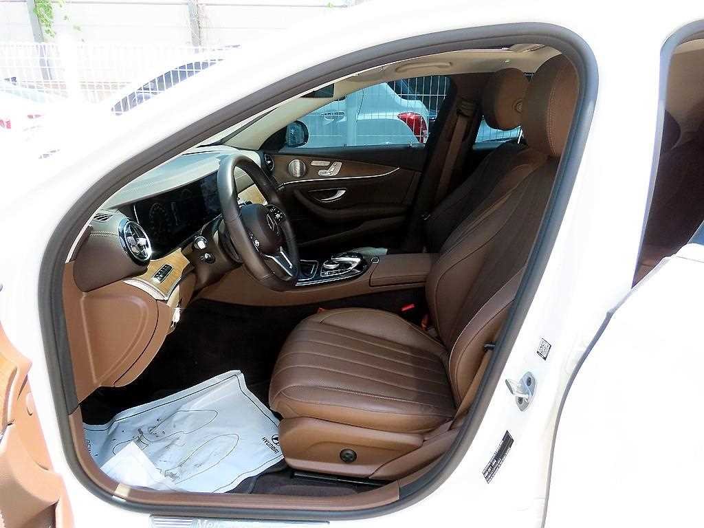 벤츠 E 클래스 E-클래스 W213 E300 4MATIC 익스클루시브 이미지 5