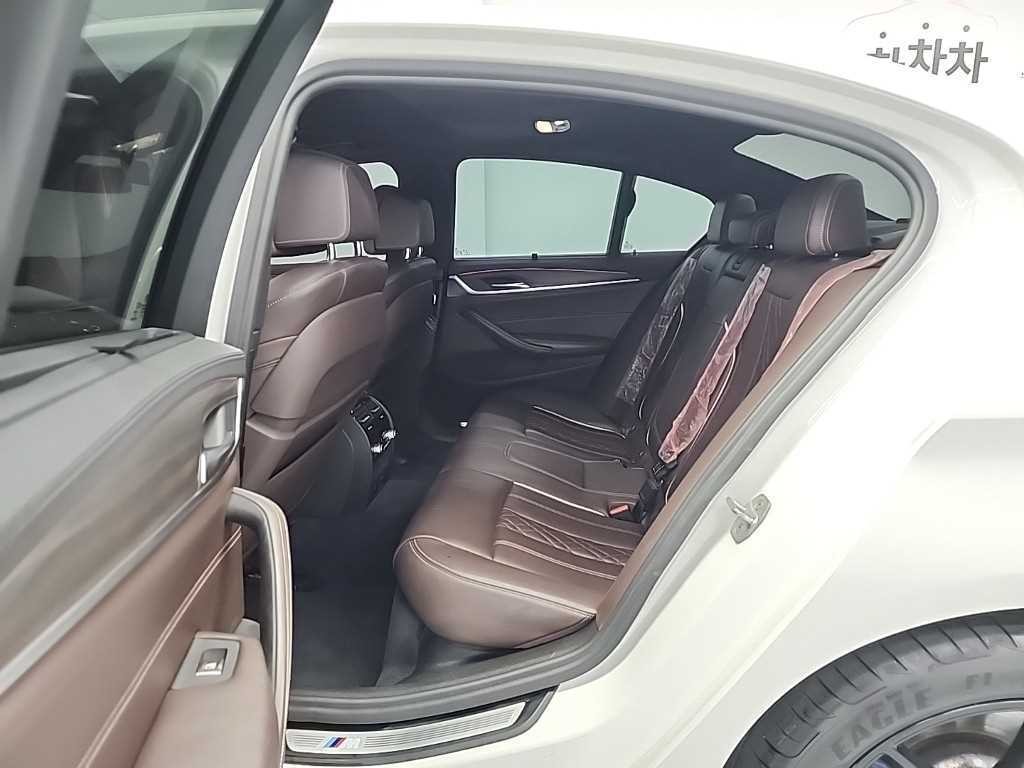 BMW 5시리즈 5시리즈 (G30) 530i xDrive M 스포츠 플러스 이미지 12