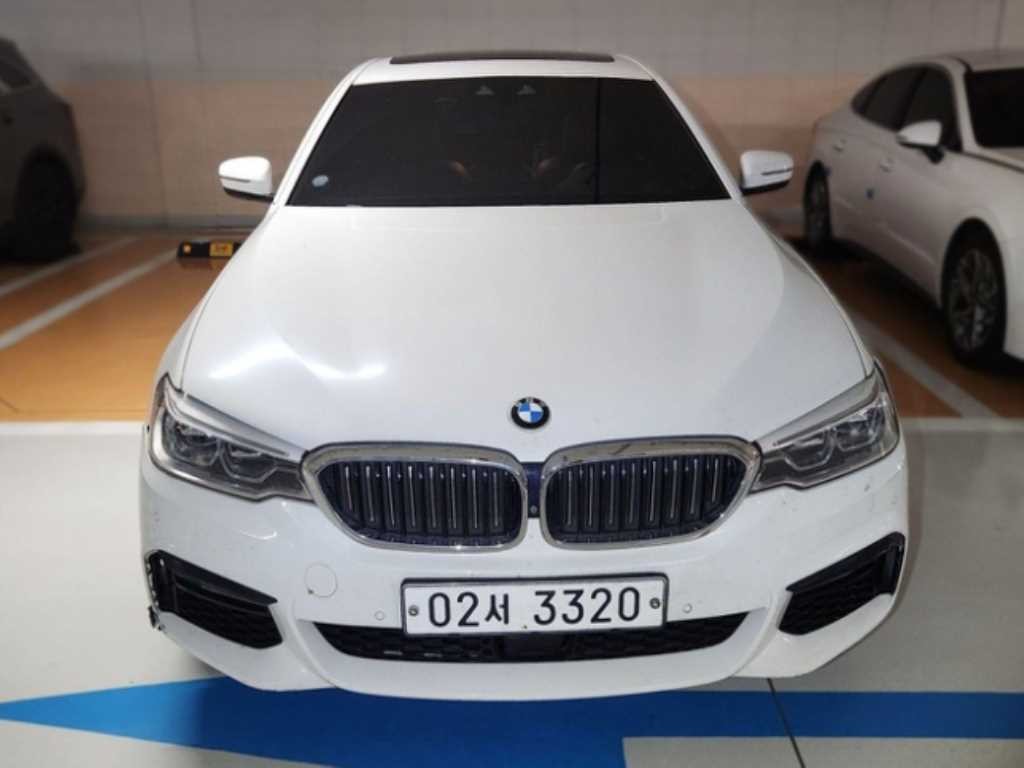 BMW 5시리즈 5시리즈 (G30) 530i xDrive M 스포츠 플러스 이미지 2