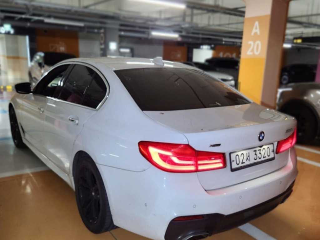 BMW 5시리즈 5시리즈 (G30) 530i xDrive M 스포츠 플러스 이미지 3