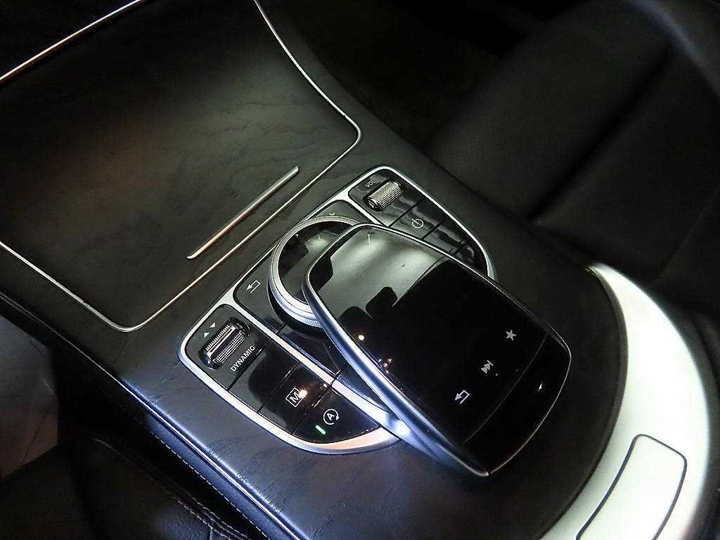 벤츠 GLC 클래스 GLC클래스 X253 GLC 300 4MATIC 쿠페 이미지 13