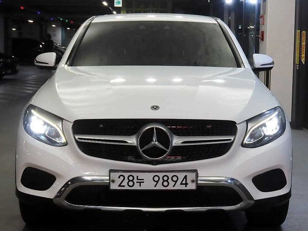 벤츠 GLC 클래스 GLC클래스 X253 GLC 300 4MATIC 쿠페 이미지 2