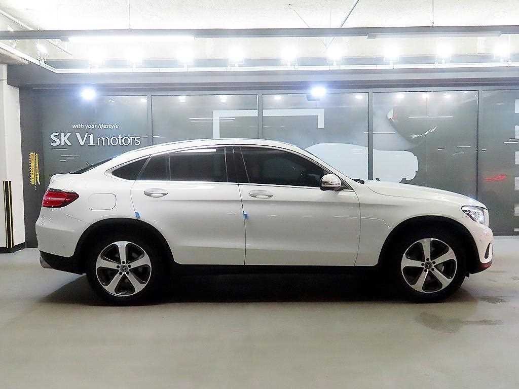 벤츠 GLC 클래스 GLC클래스 X253 GLC 300 4MATIC 쿠페 이미지 3
