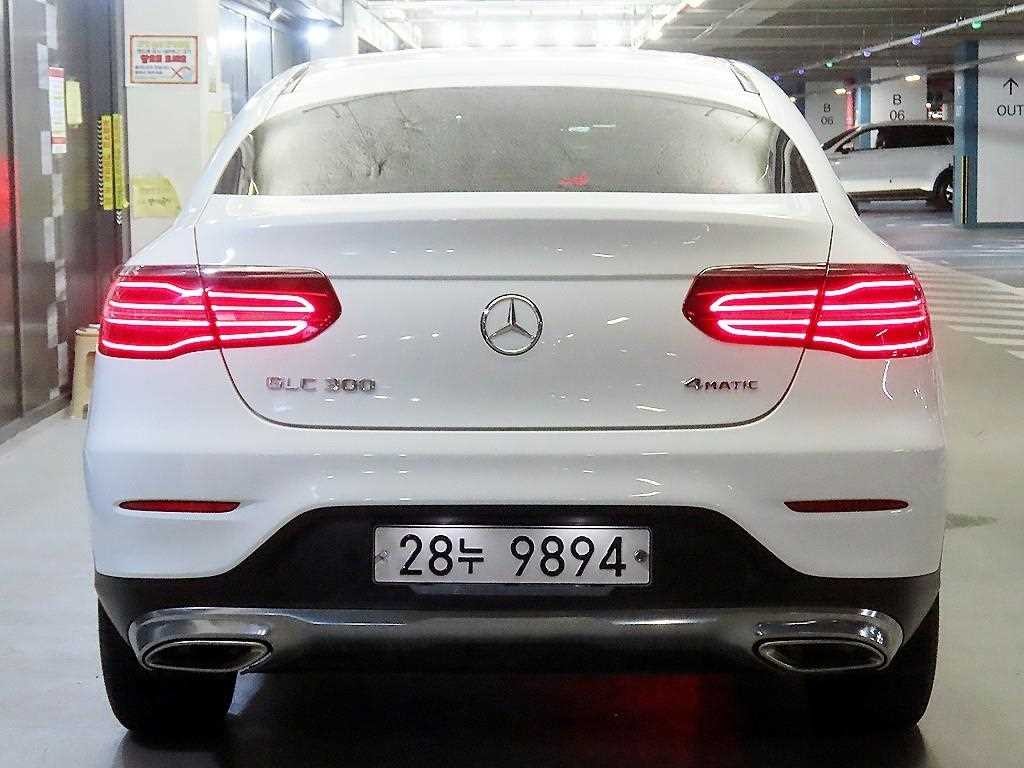 벤츠 GLC 클래스 GLC클래스 X253 GLC 300 4MATIC 쿠페 이미지 5