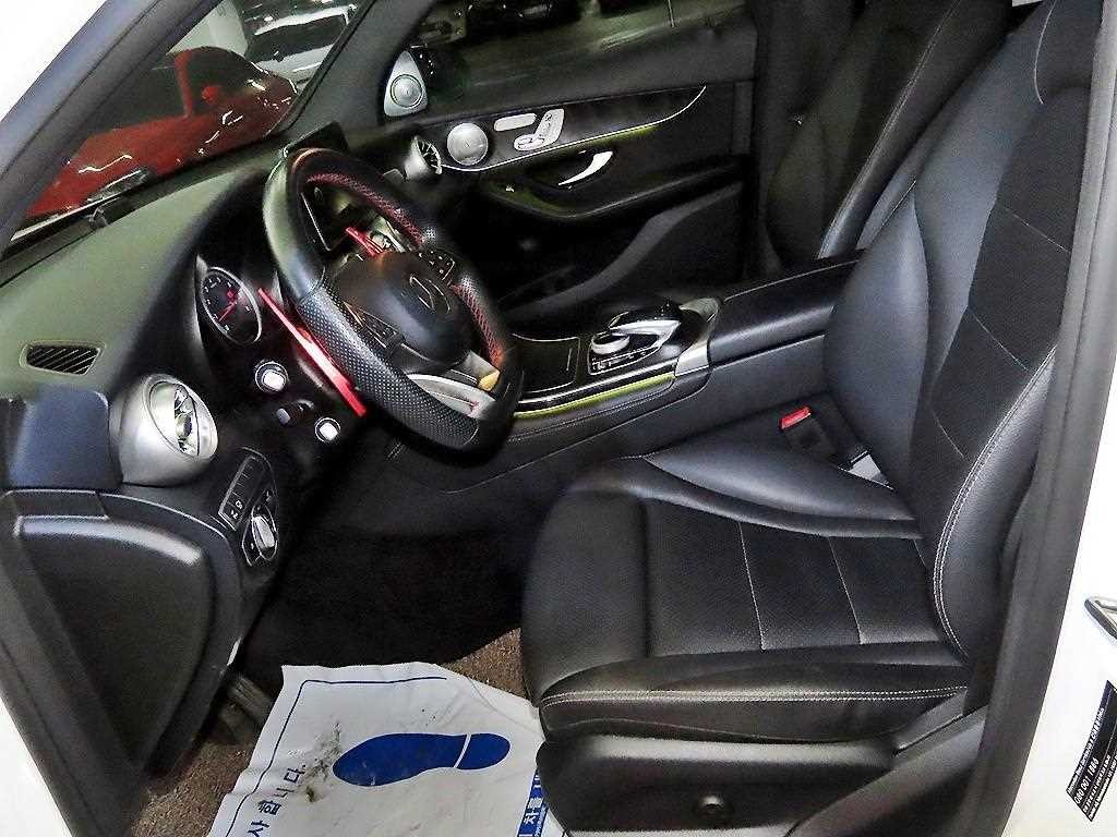 벤츠 GLC 클래스 GLC클래스 X253 GLC 300 4MATIC 쿠페 이미지 6