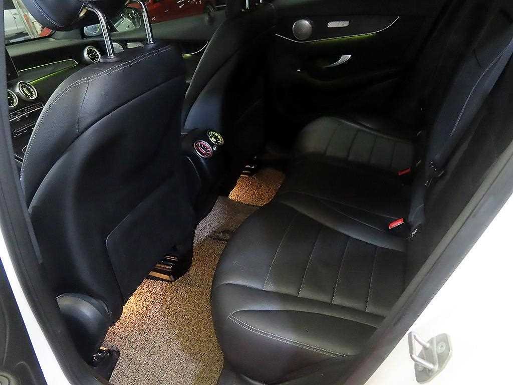 벤츠 GLC 클래스 GLC클래스 X253 GLC 300 4MATIC 쿠페 이미지 7