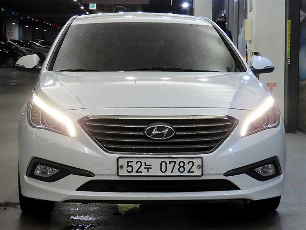 현대 쏘나타 LF 쏘나타 1.7 E-VGT 스마트 스페셜 이미지 2