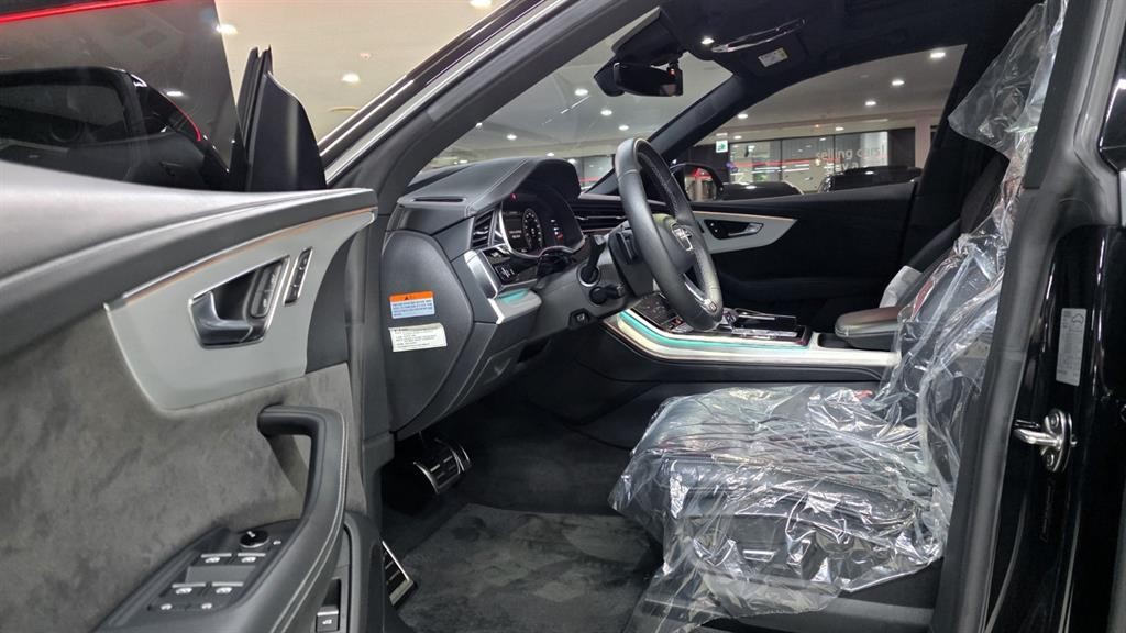 아우디 Q8 50 TDI 콰트로 프리미엄 이미지 12