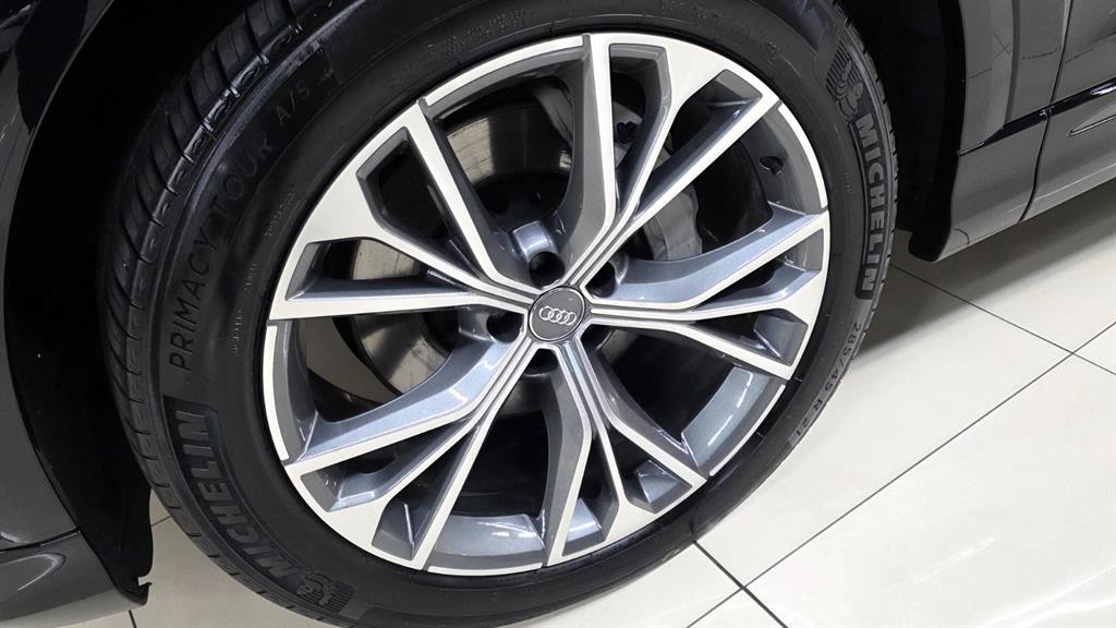아우디 Q8 50 TDI 콰트로 프리미엄 이미지 17
