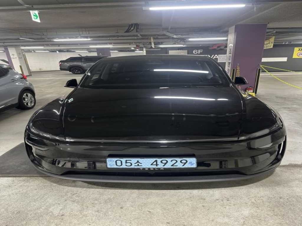 테슬라 모델 Y RWD 이미지 1