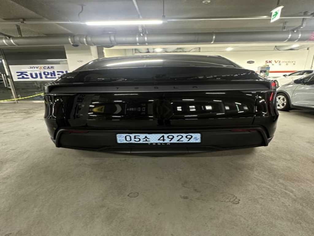 테슬라 모델 Y RWD 이미지 4
