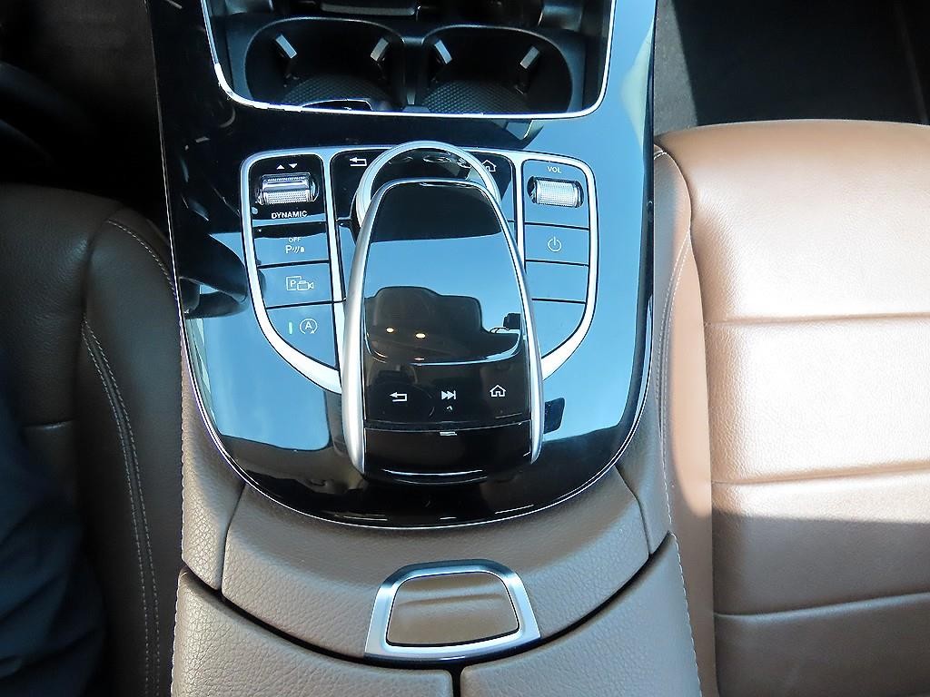 벤츠 E 클래스 E-클래스 W213 E220d 4MATIC 아방가르드 이미지 13