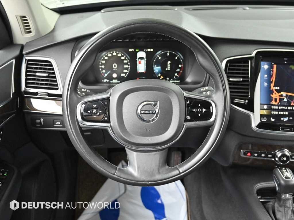 볼보 XC90 XC90 2세대 2.0 D5 AWD 모멘텀 이미지 13