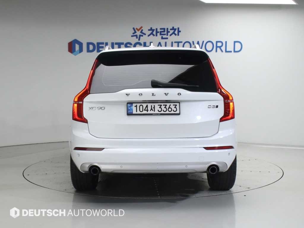 볼보 XC90 XC90 2세대 2.0 D5 AWD 모멘텀 이미지 4