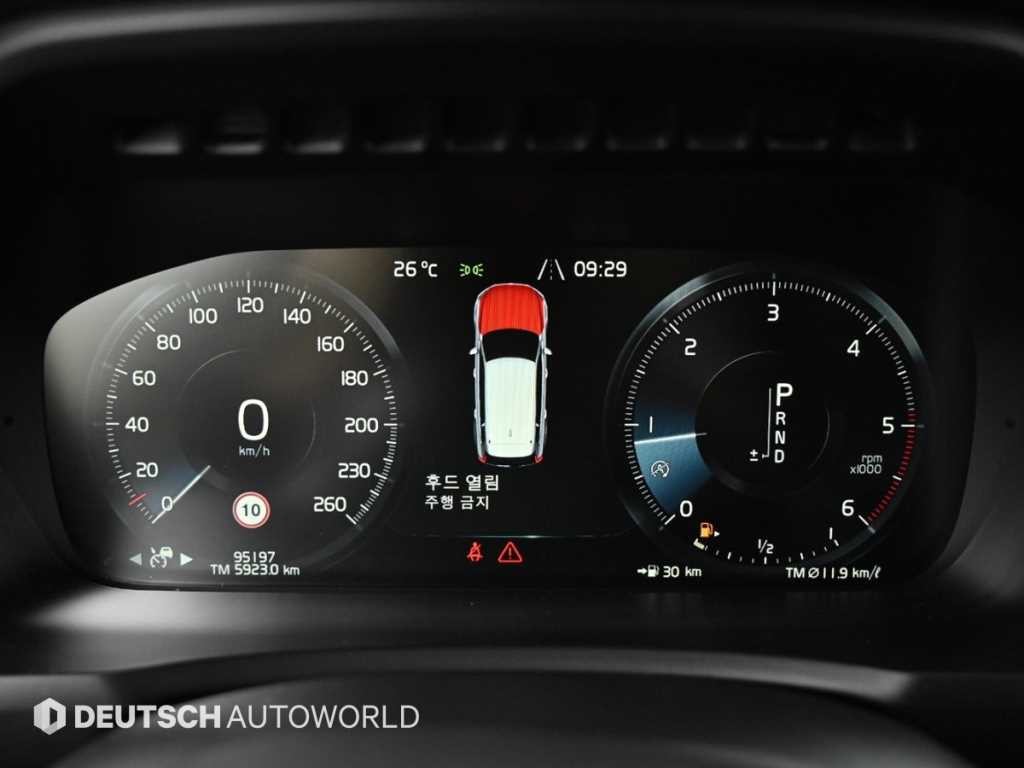볼보 XC90 XC90 2세대 2.0 D5 AWD 모멘텀 이미지 8