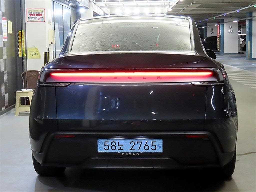 테슬라 모델 Y RWD 이미지 5