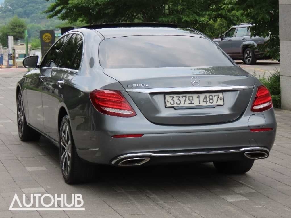 벤츠 E 클래스 E-클래스 W213 E300e 익스클루시브 이미지 4